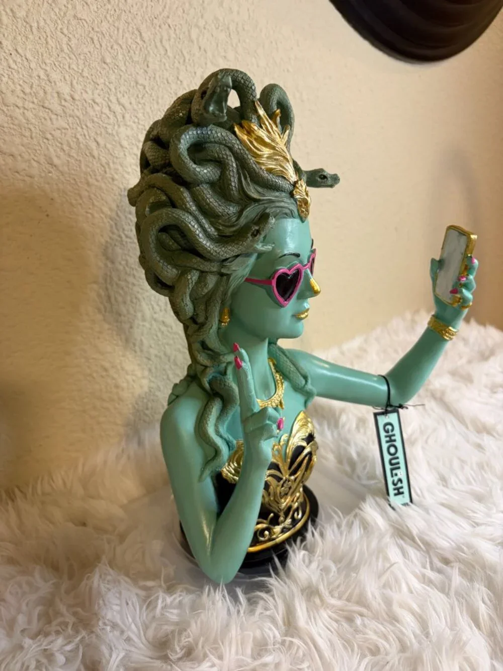 Ghoulies Medusa Selfie Bust Statue Halloween Gothic Decor Sunglasses NWT